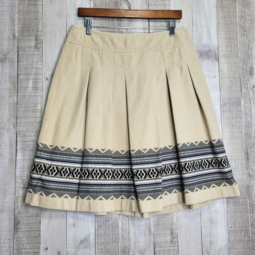 Ann Taylor LOFT Beige Circle Skirt with Black Geometric Border. Size 6